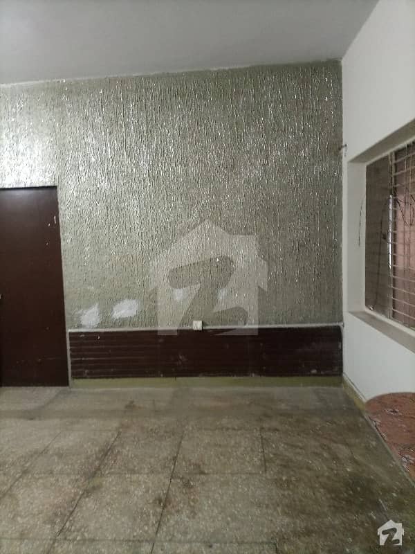 Centrally Located Upper Portion For Rent In Cantt Available