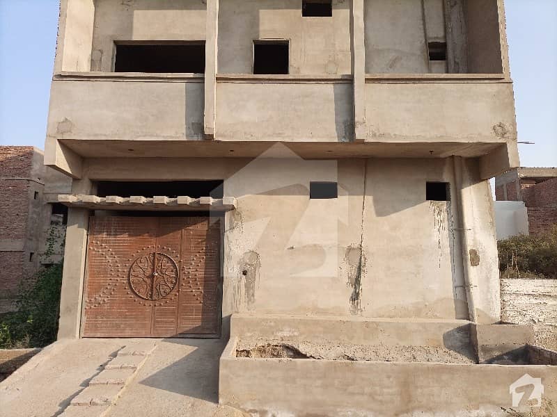 قاسم آباد مین بائی پاس حیدر آباد میں 9 کمروں کا 5 مرلہ مکان 75 لاکھ میں برائے فروخت۔