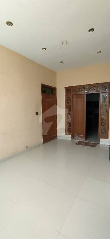 Ideal Location, 1st Floor 3 Bed Rooms Drawing lounge, in Block "i' North Nazimabad,