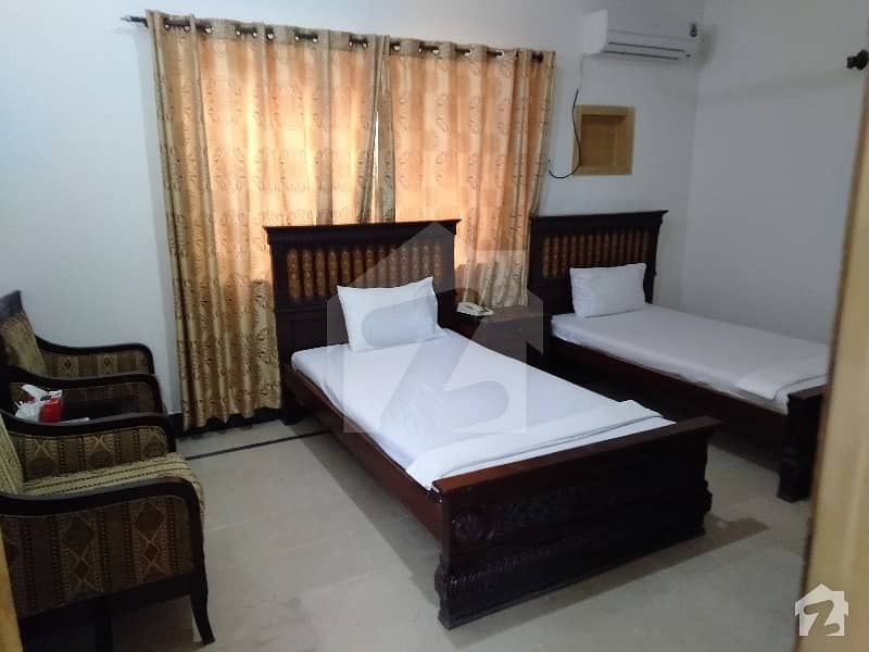 اولڈ باڑہ روڈ پشاور میں 12 کمروں کا 14 مرلہ مکان 6.3 کروڑ میں برائے فروخت۔