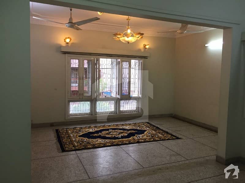 House Rent For Commercial 600 Yards, Single Storey In Gulshan E Iqbal Block 8