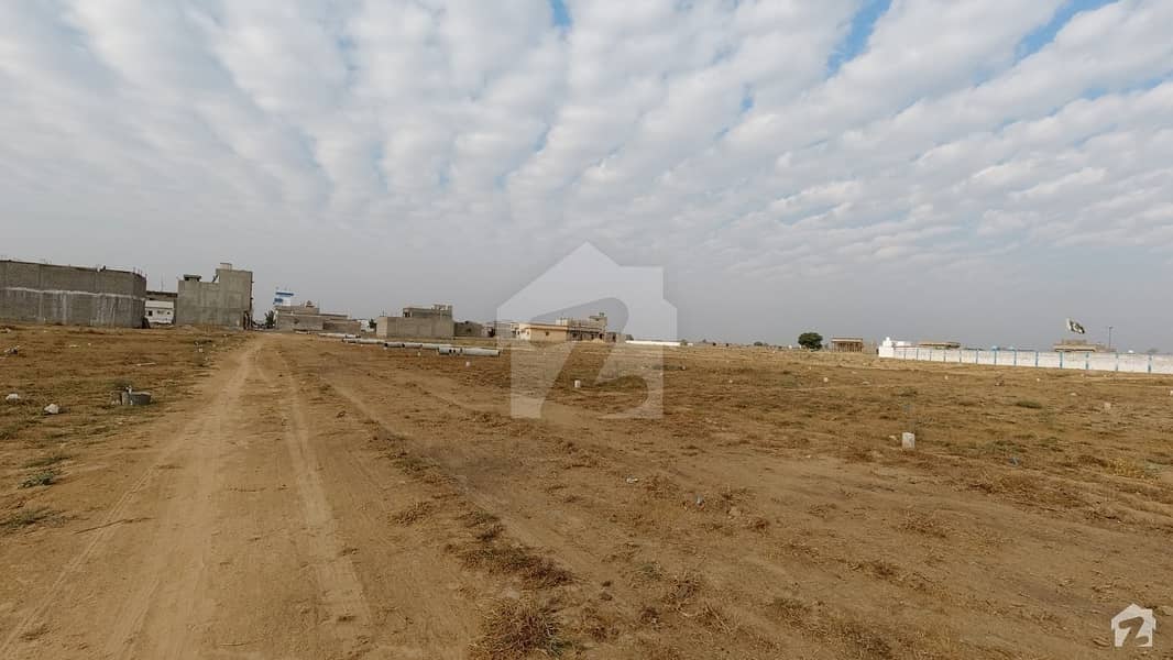 100 Square Yards Commercial Plot For Sale In Beautiful Cantt