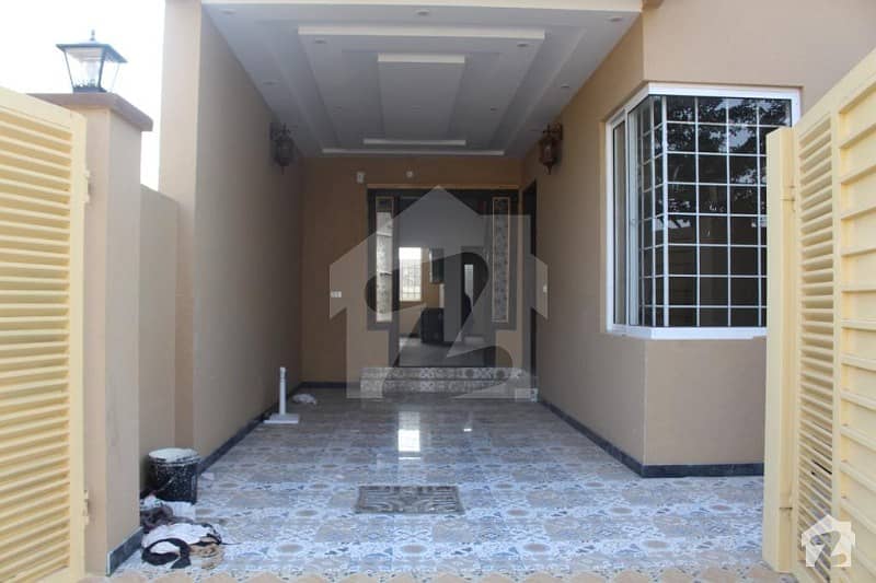House For Rent ! 1 Kanal House Available For Rent in Lake City Sector M7