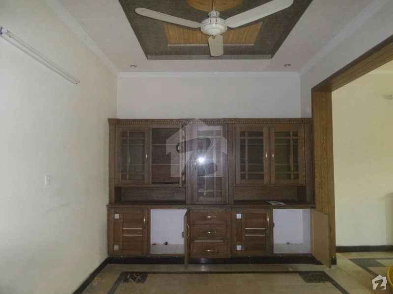 ذیشان کالونی راولپنڈی میں 4 کمروں کا 10 مرلہ مکان 2.2 کروڑ میں برائے فروخت۔