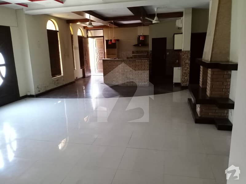G-11 1kanal Ground Portion 2bed With Attach Bath Architect Style House With Servant Room Separate Gate For Rent