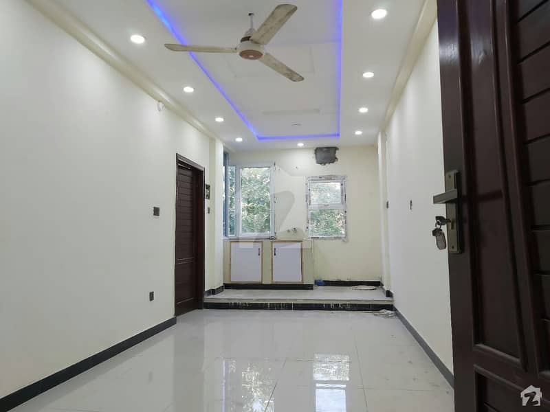 G-10 Flat Sized 550 Square Feet For Rent