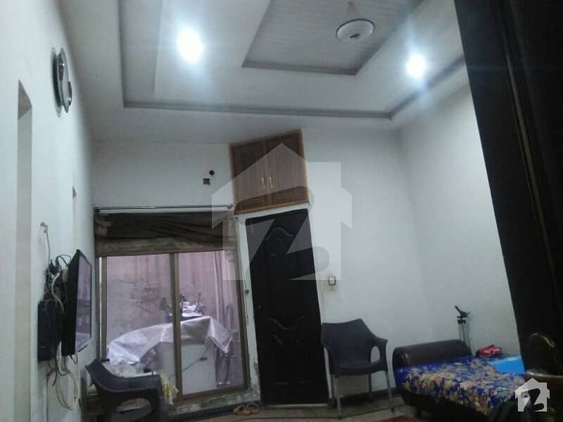دھرمپورہ لاہور میں 4 کمروں کا 2 مرلہ مکان 82 لاکھ میں برائے فروخت۔