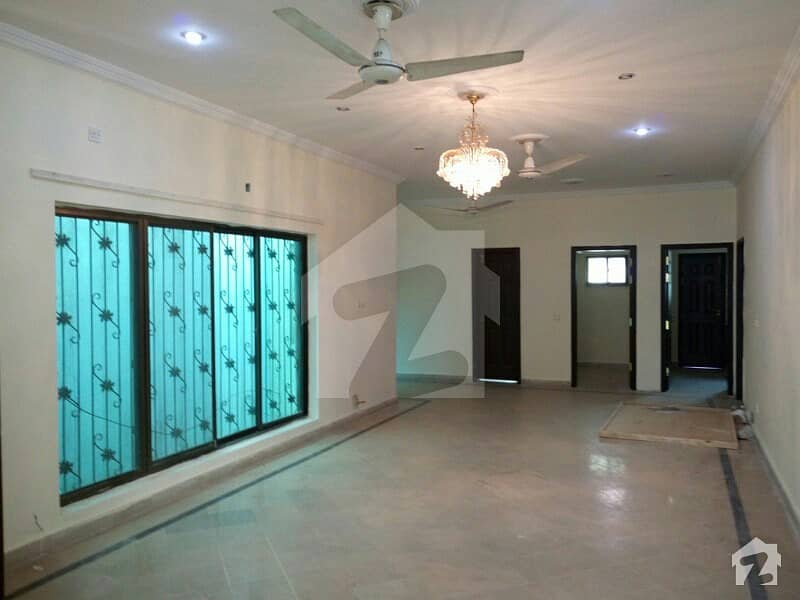 1125  Square Feet Lower Portion For Rent In Mumtaz Colony