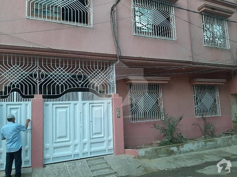 گلستان جوہر - بلاک 16-A گلستانِ جوہر کراچی میں 6 کمروں کا 5 مرلہ مکان 2.5 کروڑ میں برائے فروخت۔