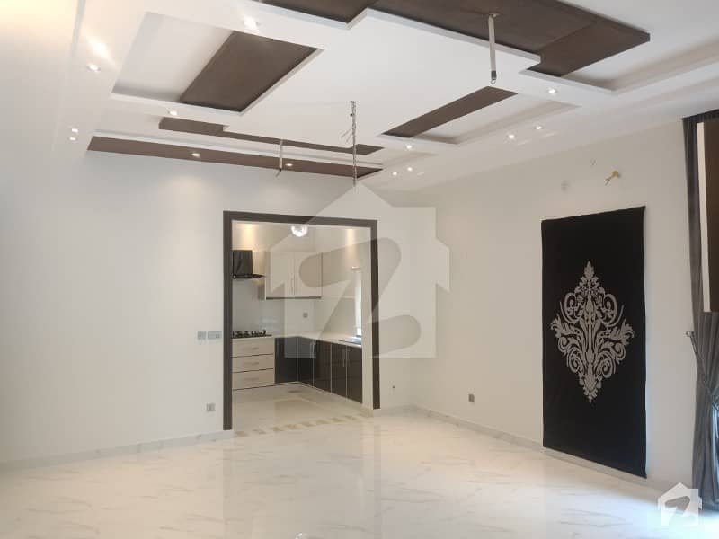 بحریہ ٹاؤن ۔ بلاک اے اے بحریہ ٹاؤن سیکٹرڈی بحریہ ٹاؤن لاہور میں 3 کمروں کا 5 مرلہ مکان 43 ہزار میں کرایہ پر دستیاب ہے۔