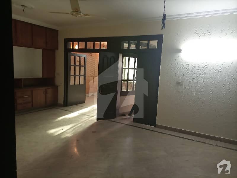 فیصل ٹاؤن ۔ بلاک سی فیصل ٹاؤن لاہور میں 4 کمروں کا 10 مرلہ مکان 85 ہزار میں کرایہ پر دستیاب ہے۔