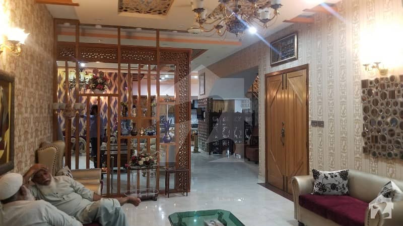 گلشنِ اقبال - بلاک 4 گلشنِ اقبال گلشنِ اقبال ٹاؤن کراچی میں 6 کمروں کا 1.67 کنال مکان 8.15 کروڑ میں برائے فروخت۔