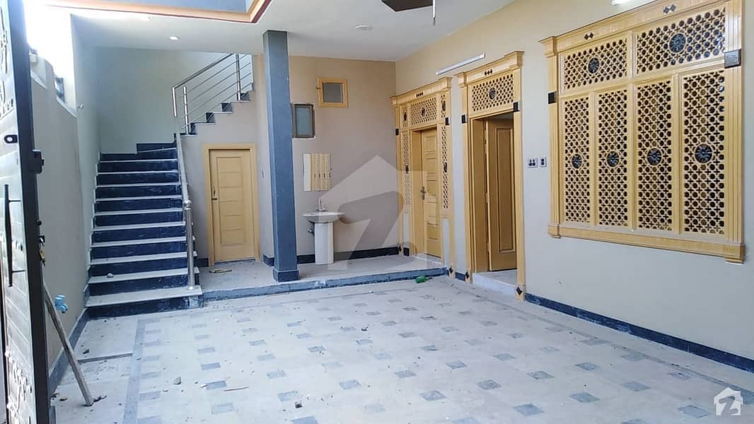 اوپی ایف ہاوسنگ سکیم پشاور میں 7 کمروں کا 10 مرلہ مکان 2.6 کروڑ میں برائے فروخت۔