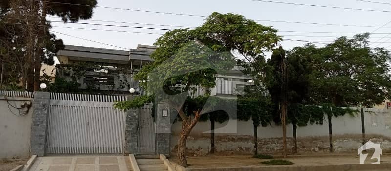 600 Yards  Bungalow For Rent