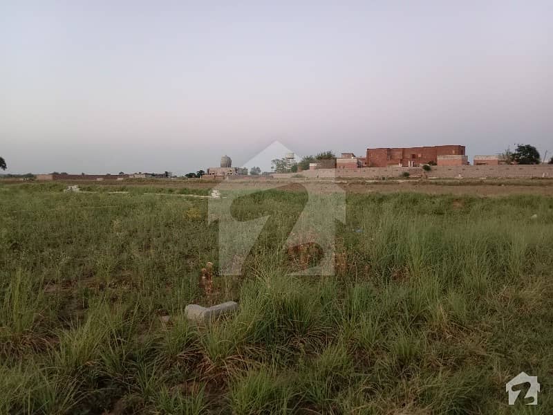 10 Marla Plot For Sale Near Comrace Collage Chakwal. a Good Location For Residential . Hadood Comedy Sher. regstri.