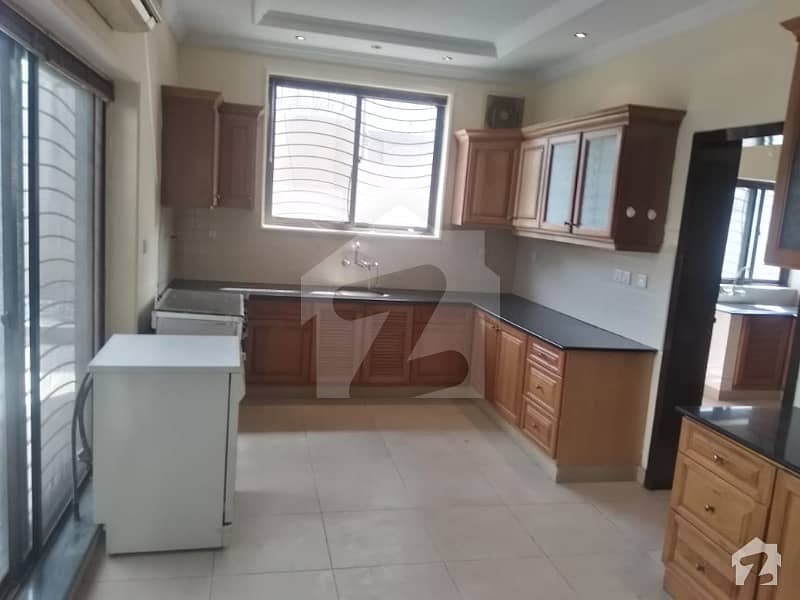 F7 666 square yard Beautiful House 6 Bedrooms with F7 666 square yard Beautiful House 6 Bedrooms with
