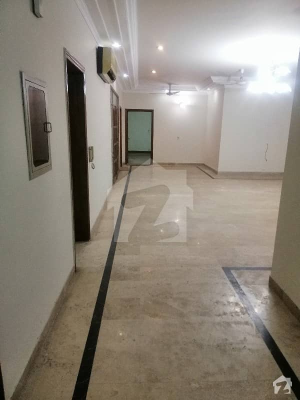 In Model Town Upper Portion For Rent Sized 2250  Square Feet