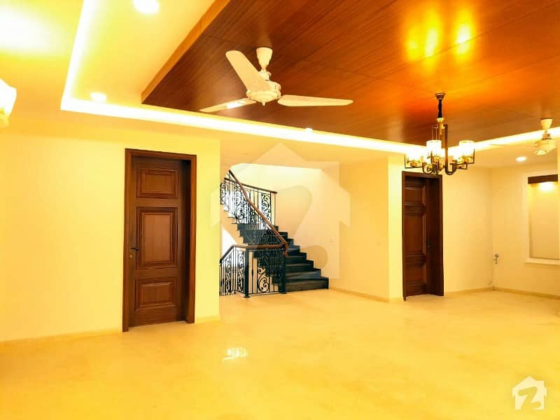 Corner Brand New Architectural House Corner Brand New Architectural House