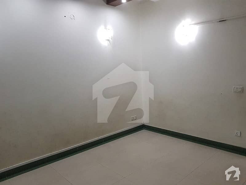 10 Marla 2 Bed Lower Portion In PIA Society Block E