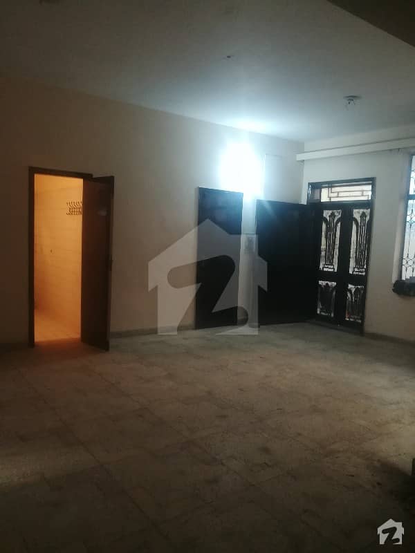 2250  Square Feet House In Allama Iqbal Town - Chinab Block For Rent At Good Location
