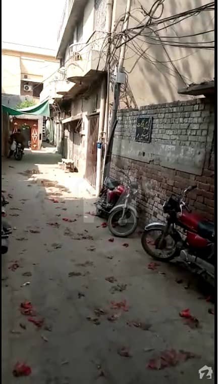 یتیم خانہ چوک ملتان روڈ لاہور میں 11 کمروں کا 14 مرلہ مکان 11 کروڑ میں برائے فروخت۔