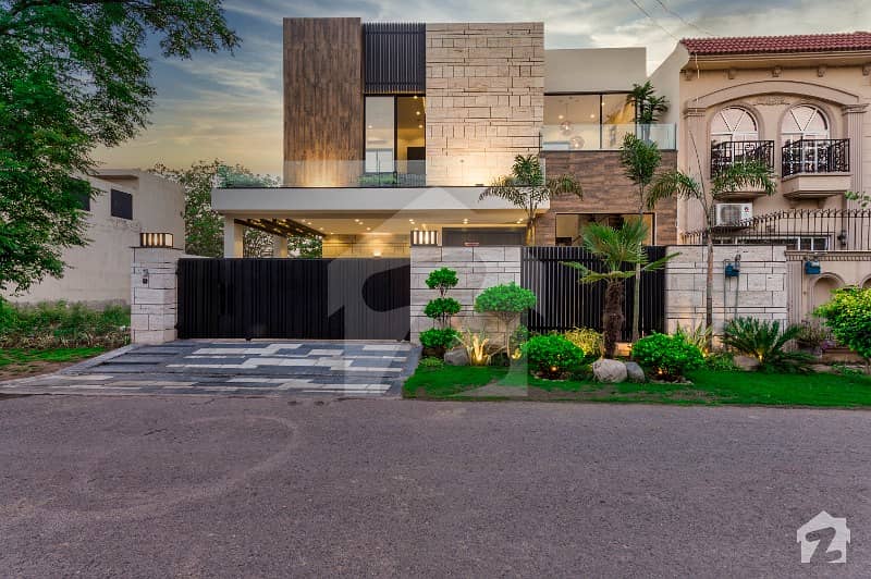 Luxurious Mazhar Munir Design Modern Villa Near Dolmen Mall