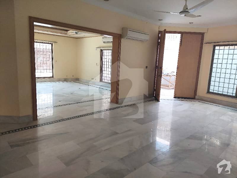F-7 06 Bed House At Very Peaceful Location Totally Marble Flooring With Heating & Cooling System