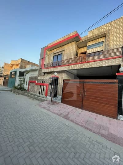 ملت ٹاؤن فیصل آباد میں 2 کمروں کا 10 مرلہ مکان 22 ہزار میں کرایہ پر دستیاب ہے۔
