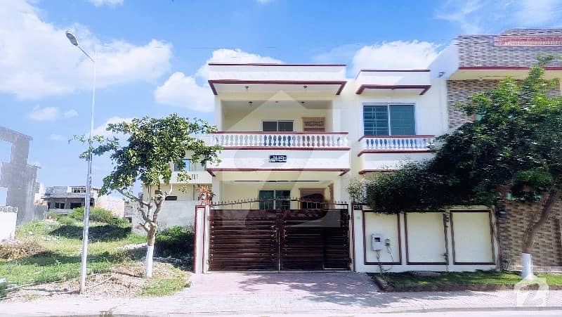 House Of 2250  Square Feet For Sale In D-17