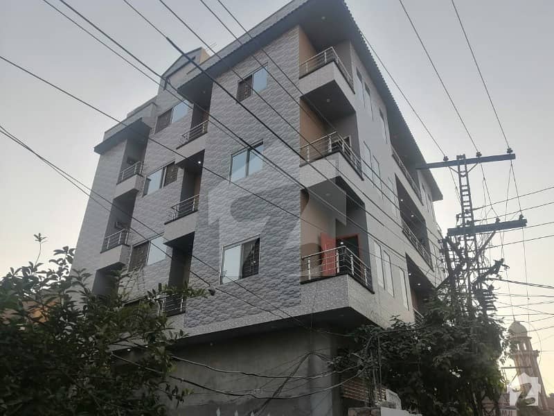 نیو مسلم ٹاؤن - بلاک بی نیو مسلم ٹاؤن لاہور میں 2 کمروں کا 2 مرلہ فلیٹ 40 لاکھ میں برائے فروخت۔