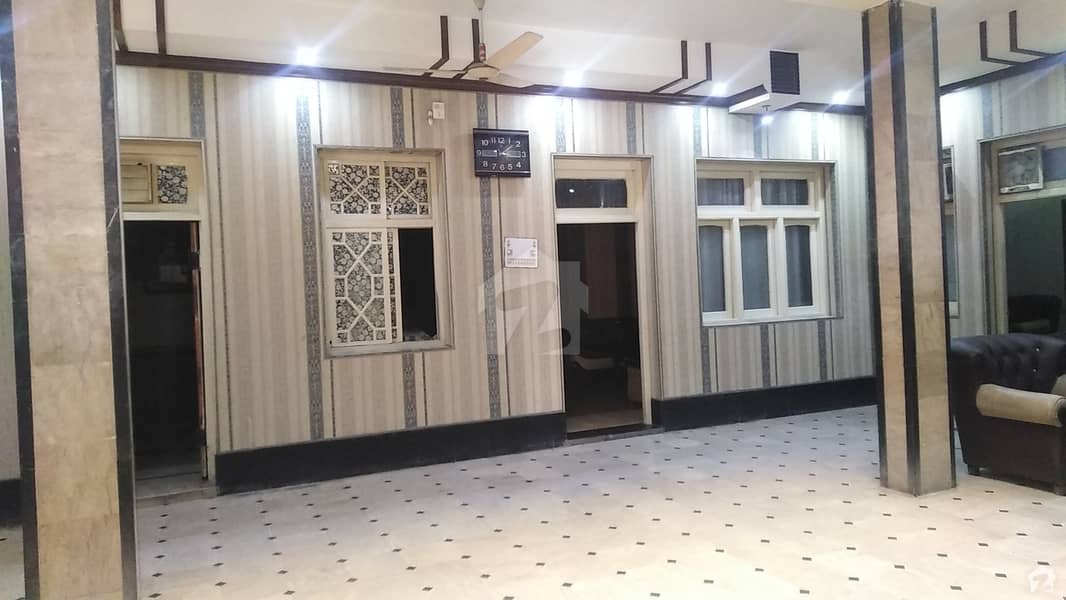 نمک منڈی ویلیڈ سٹی پشاور میں 11 کمروں کا 10 مرلہ مکان 3.6 کروڑ میں برائے فروخت۔