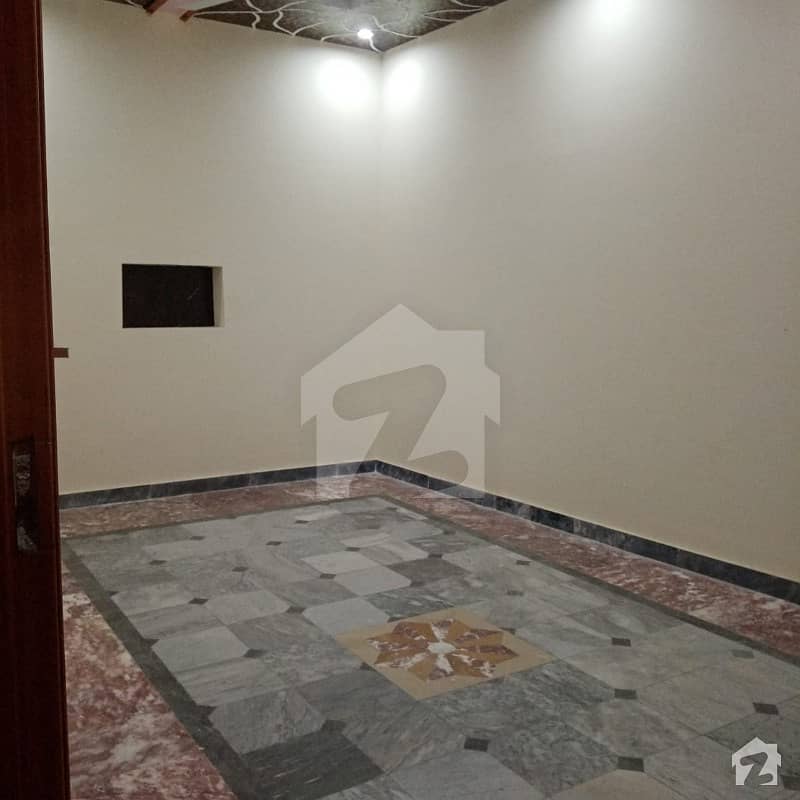 فیصل ٹاؤن - ایف ۔ 18 اسلام آباد میں 5 کمروں کا 7 مرلہ مکان 1.85 کروڑ میں برائے فروخت۔