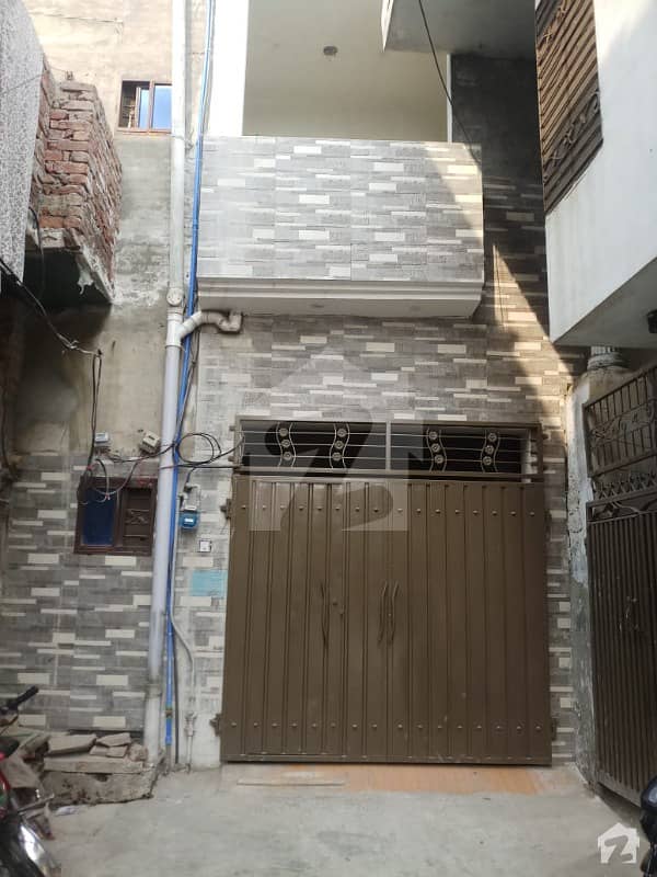 حاجی پارک ہاؤسنگ سکیم لاہور میں 6 کمروں کا 4 مرلہ مکان 75 لاکھ میں برائے فروخت۔