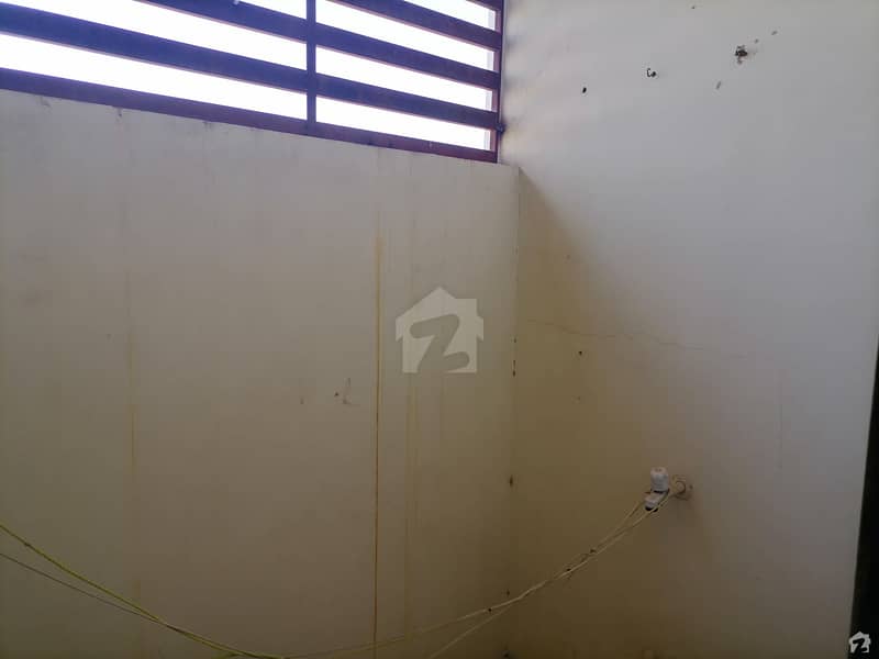 ناظم آباد - بلاک 1 ناظم آباد کراچی میں 7 کمروں کا 9 مرلہ مکان 4.3 کروڑ میں برائے فروخت۔