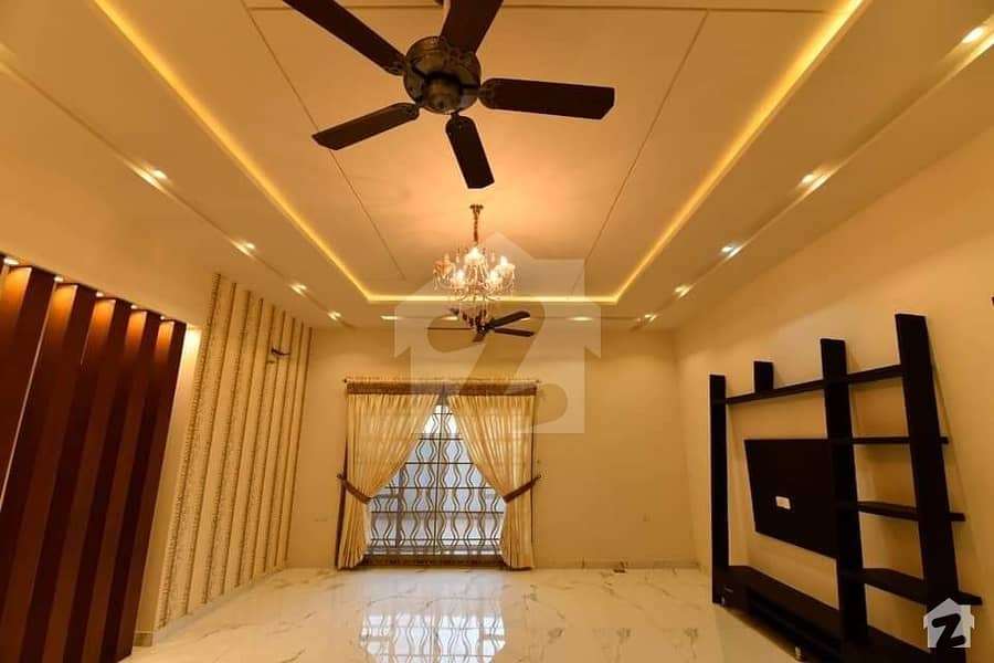 Good 10 Marla House For Sale In Officers Colony 2