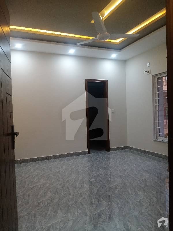 HOuse For Rent Ground Floor New And Upper Portion