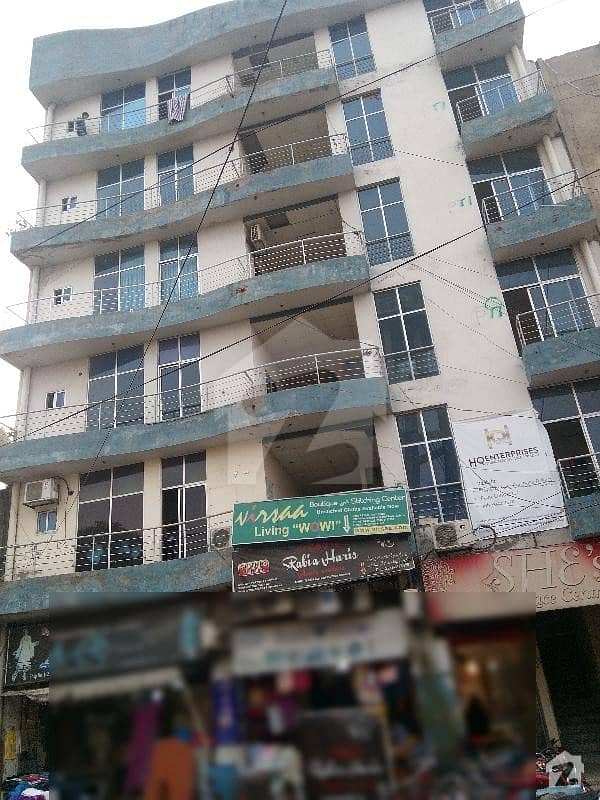 1 Room Apartment Available In Model Town International Market