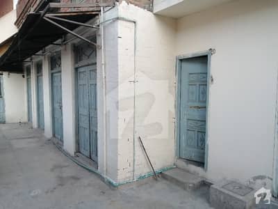 Centrally Located Upper Portion Available In Guru Nanak Pura For Rent