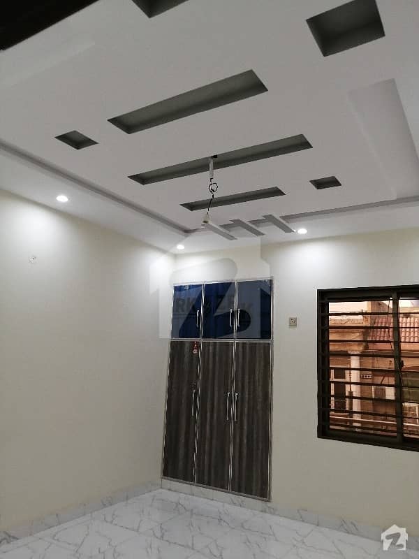 علامہ اقبال ٹاؤن ۔ راوی بلاک علامہ اقبال ٹاؤن لاہور میں 7 کمروں کا 10 مرلہ مکان 3.5 کروڑ میں برائے فروخت۔