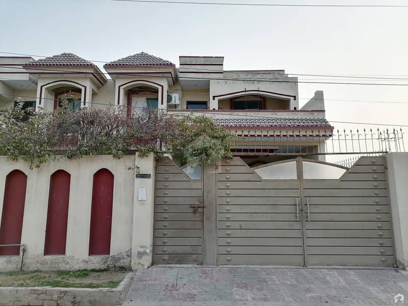 10 Marla House In Zakariya Town For Sale At Good Location Zakariya Town