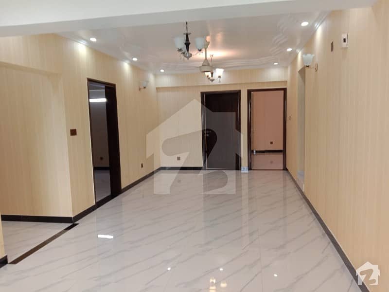 2600  Square Feet Flat In Clifton For Sale