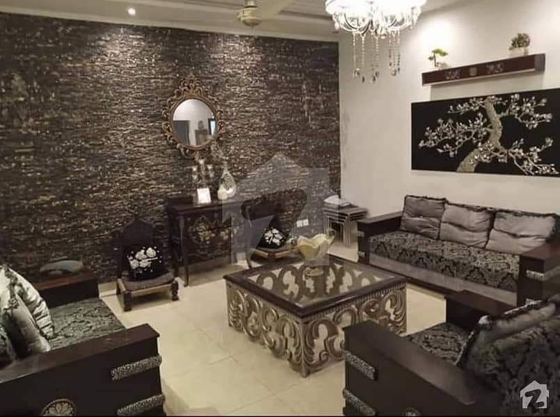 عبداللہ گارڈن فیصل آباد میں 5 کمروں کا 10 مرلہ مکان 2.75 کروڑ میں برائے فروخت۔
