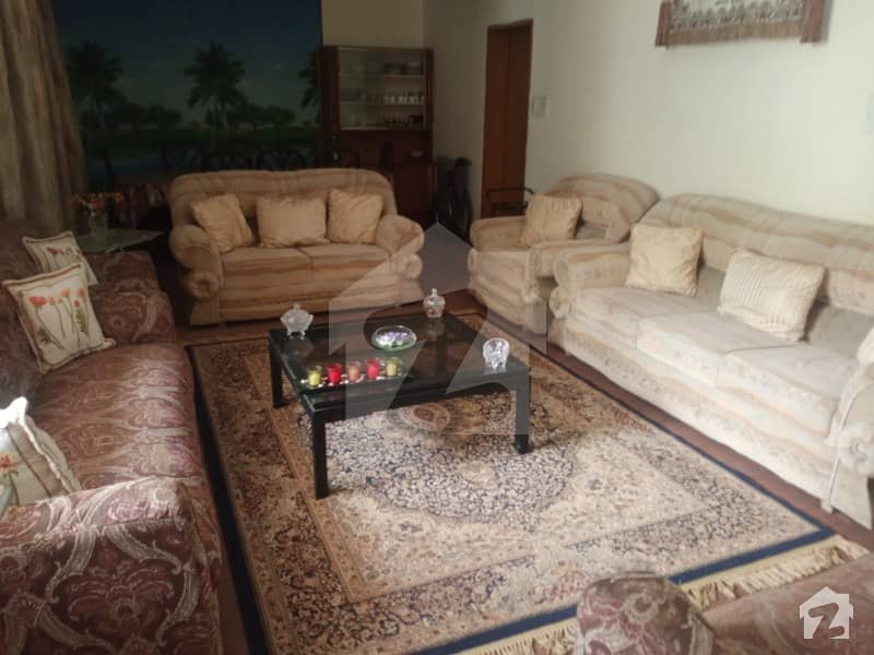 نیو سُپر ٹاؤن لاہور میں 6 کمروں کا 1.1 کنال مکان 3.8 کروڑ میں برائے فروخت۔