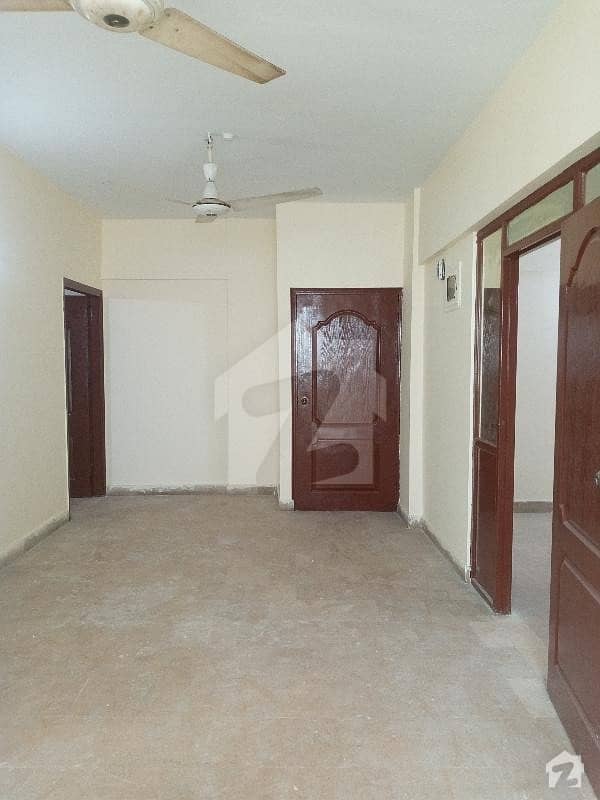 APARTMENT IS AVAILABLE FOR SALE DHA PHASE 7 950 SQ. FT 2 BEDROOM