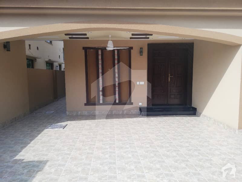 10 Marla Like New Luxury House For Rent In Bahria Town Lahore