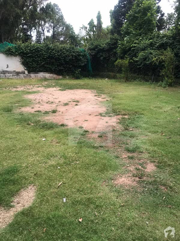 1000 Square Yard  Plot For Sale In F-7/1