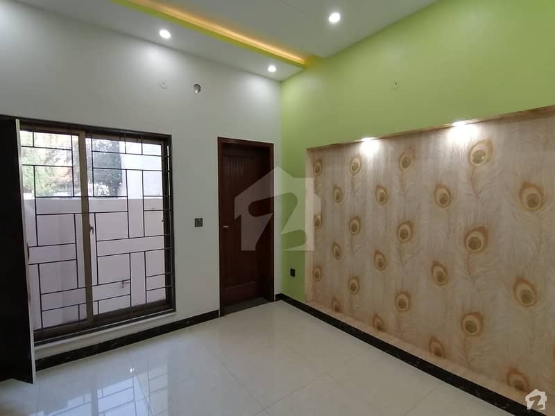سکھ چین گارڈنز ۔ بلاک اے سکھ چین گارڈنز لاہور میں 6 کمروں کا 1 کنال مکان 5.77 کروڑ میں برائے فروخت۔