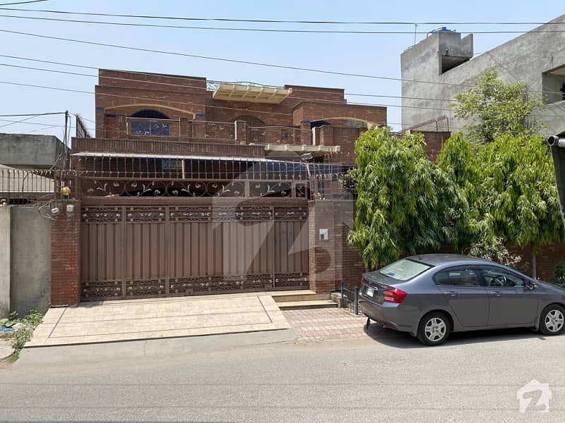 One Kanal House For Sale In Amir Town Lahore