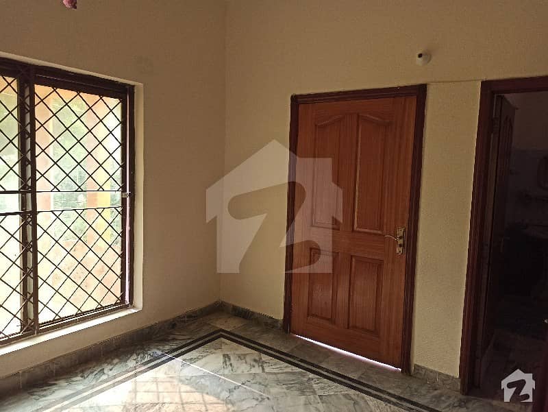 Gorgeous 10 Marla Upper Portion For Rent Available In Allama Iqbal Town