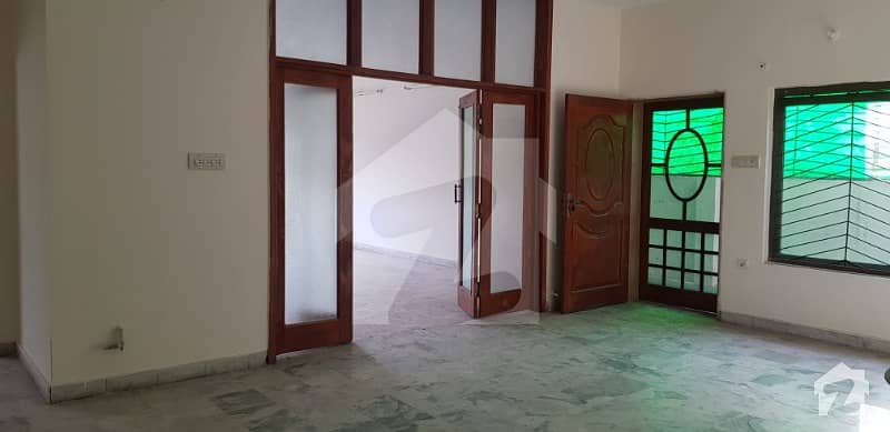 ماڈل ٹاؤن ۔ بلاک ایف ماڈل ٹاؤن لاہور میں 6 کمروں کا 2 کنال مکان 12.5 کروڑ میں برائے فروخت۔